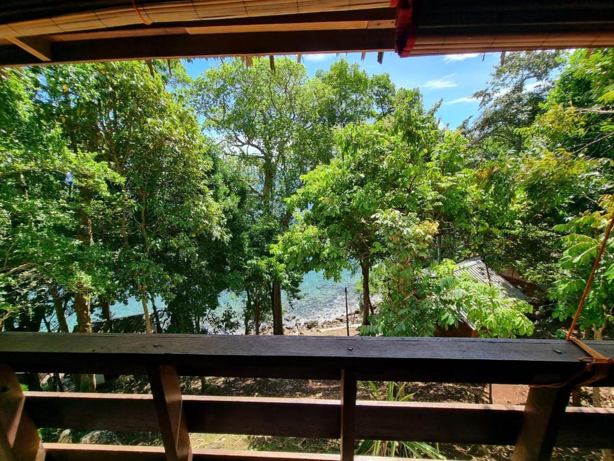 Treetop Guesthouse And Bungalows Сабанг Экстерьер фото