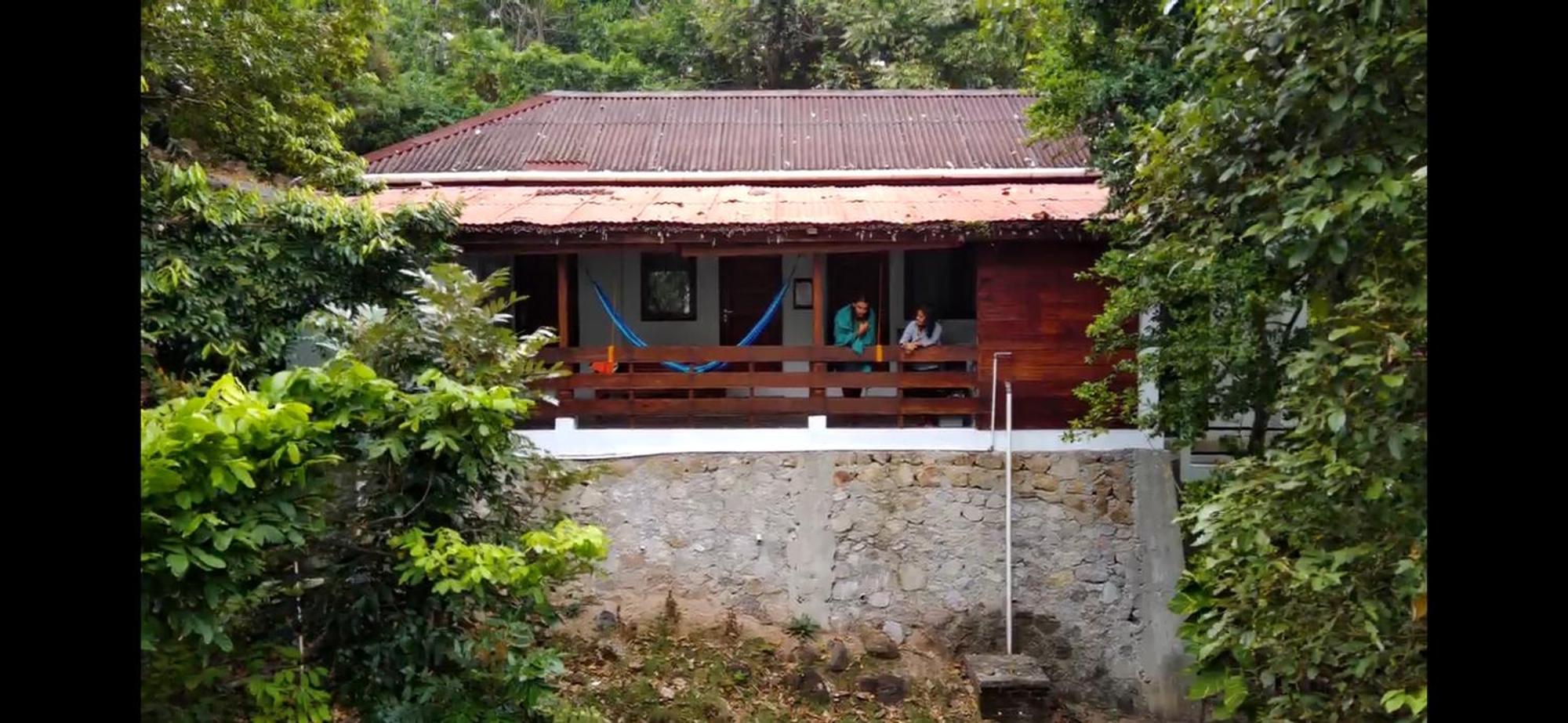 Treetop Guesthouse And Bungalows Сабанг Экстерьер фото