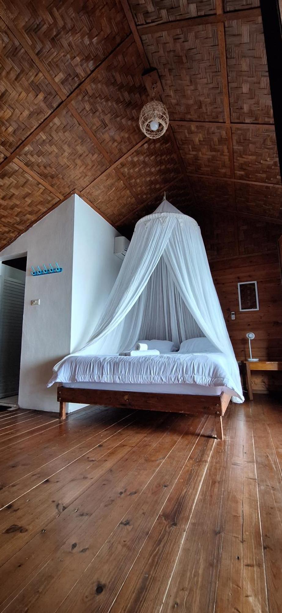 Treetop Guesthouse And Bungalows Сабанг Экстерьер фото