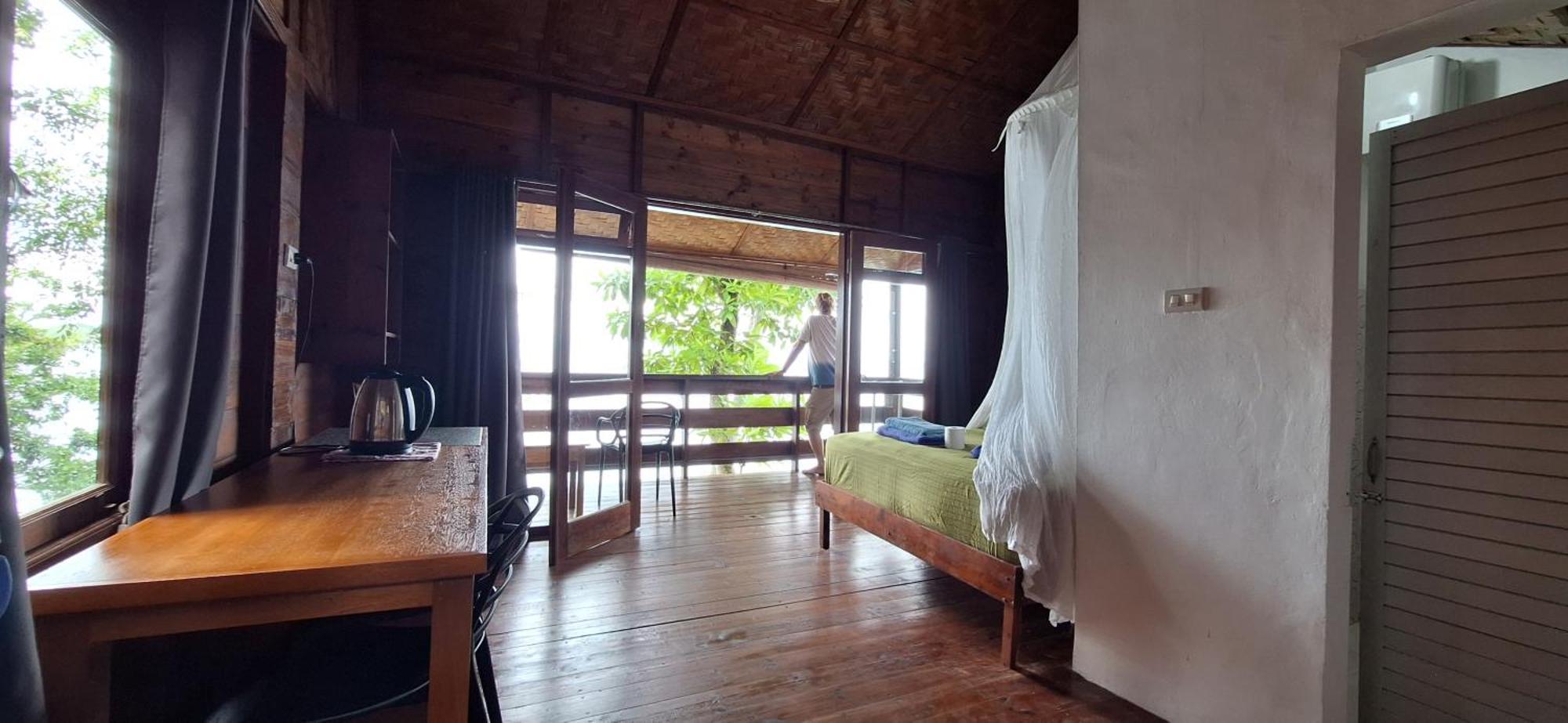 Treetop Guesthouse And Bungalows Сабанг Экстерьер фото