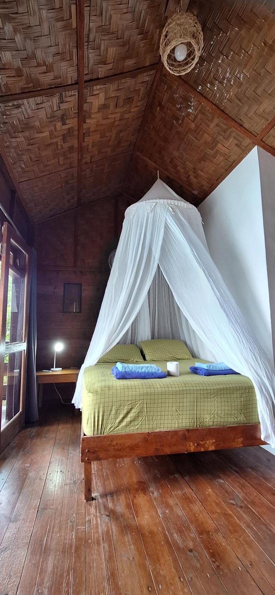 Treetop Guesthouse And Bungalows Сабанг Экстерьер фото